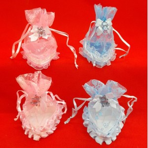 BOLSA ORGANZA C/ BASE CORAZON PVC- BEBE
