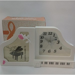 RELOJ DEPSERTADOR CON PORTARRETRATO PIANITO